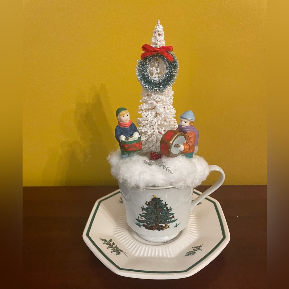 SALE 🎉 Teacup Miniature